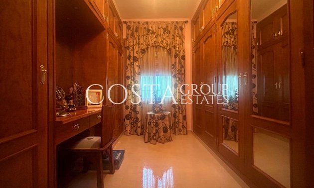 Resale - Villa -
Orihuela - Orihuela Costa