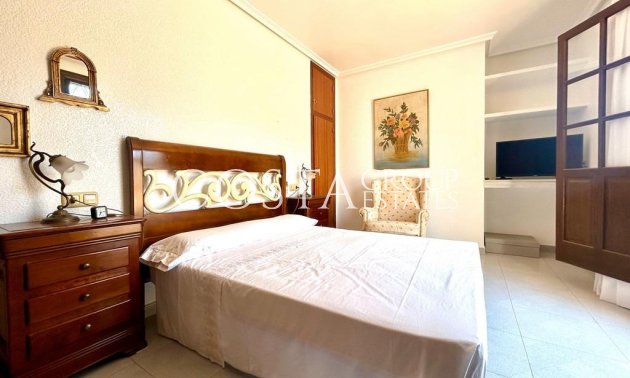 Resale - Villa -
Orihuela - La Zenia