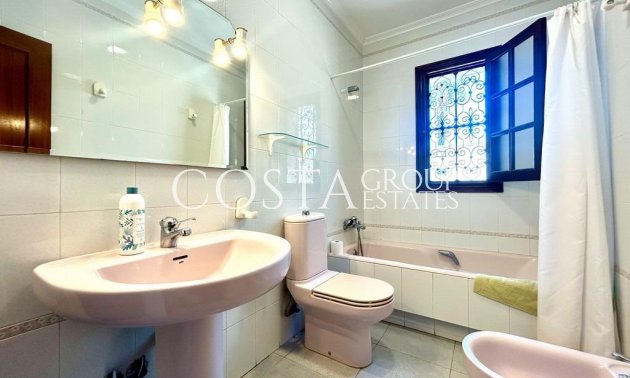 Resale - Villa -
Orihuela - La Zenia