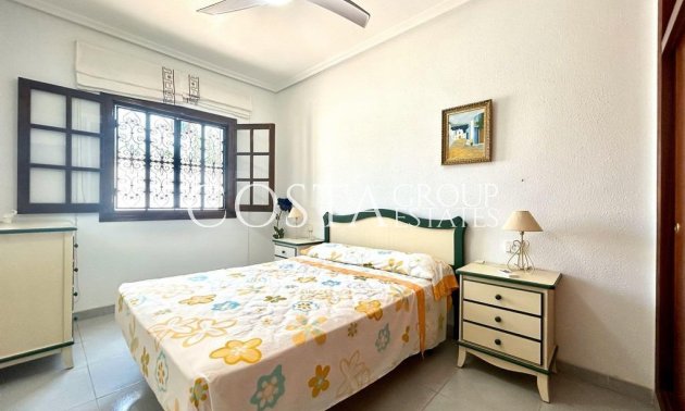 Resale - Villa -
Orihuela - La Zenia