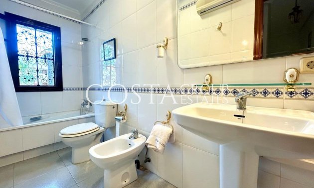 Resale - Villa -
Orihuela - La Zenia