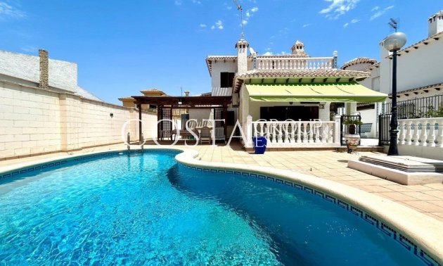 Resale - Villa -
Orihuela - La Zenia