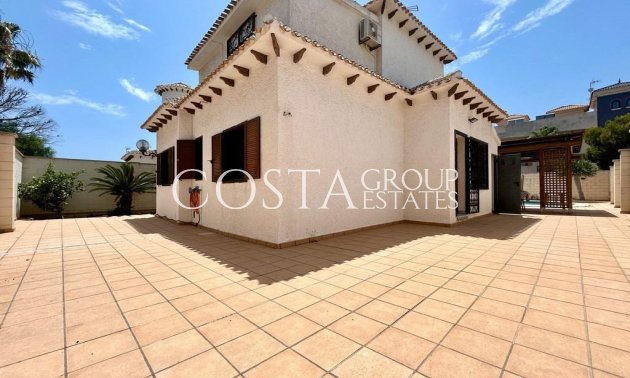 Resale - Villa -
Orihuela - La Zenia