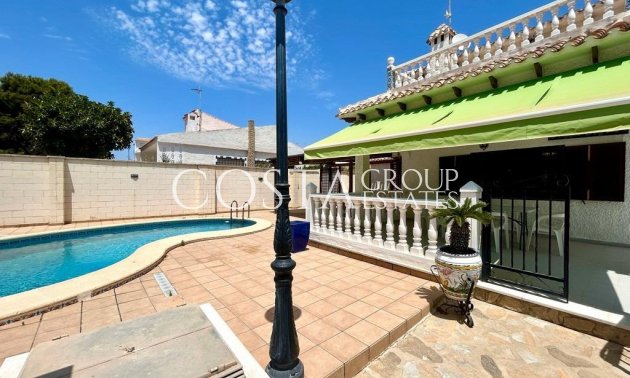Resale - Villa -
Orihuela - La Zenia