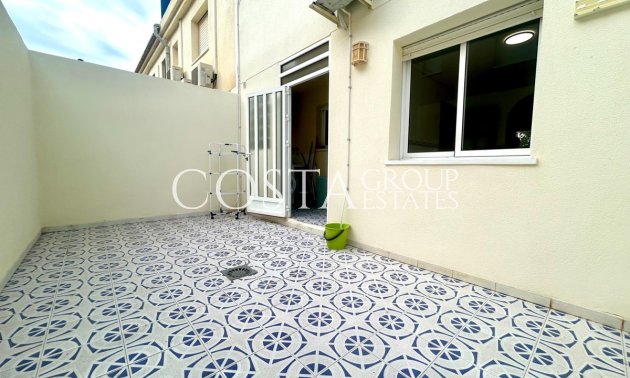 Resale - House -
Orihuela - Campoamor