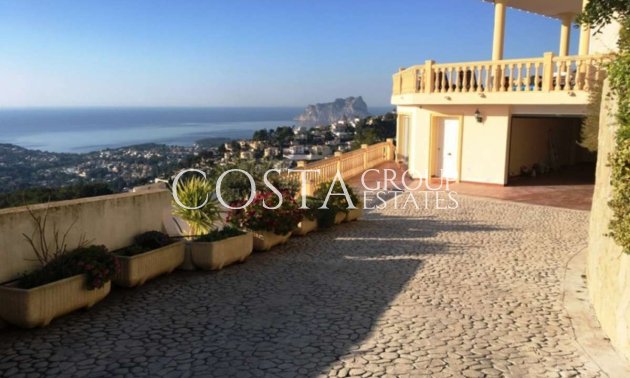 Resale - Villa -
Teulada - Moraira
