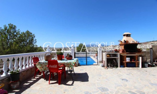 Wiederverkauf - Villa -
Albudeite