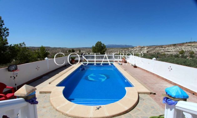 Wiederverkauf - Villa -
Albudeite