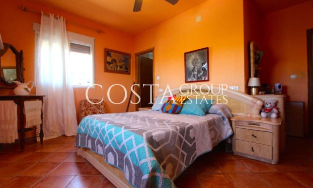 Wiederverkauf - Villa -
Albudeite