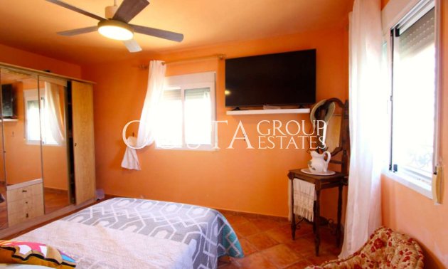 Wiederverkauf - Villa -
Albudeite