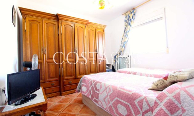 Wiederverkauf - Villa -
Albudeite