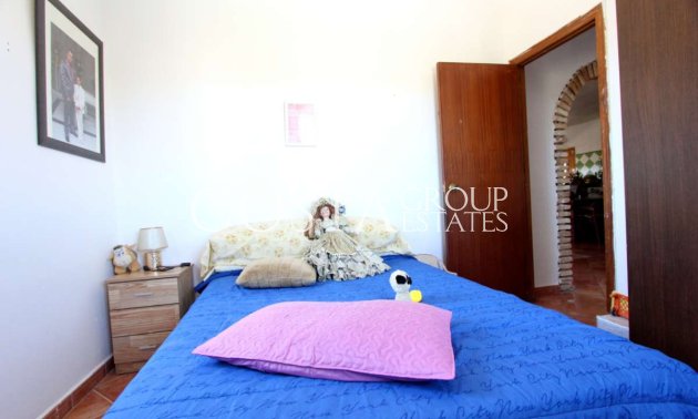 Wiederverkauf - Villa -
Albudeite