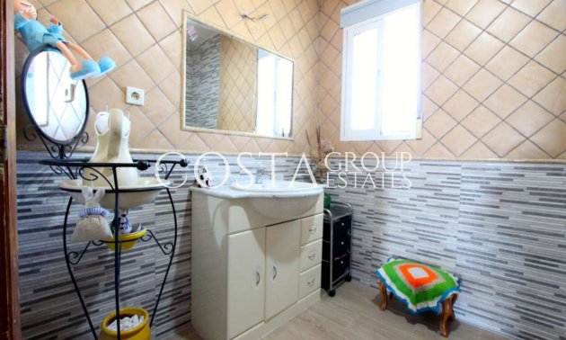 Wiederverkauf - Villa -
Albudeite