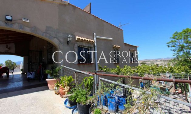 Wiederverkauf - Villa -
Albudeite