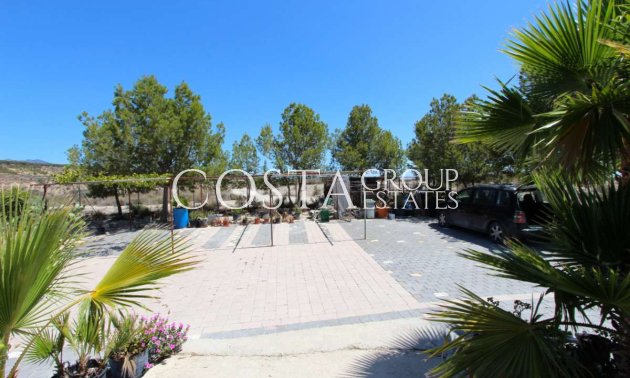 Wiederverkauf - Villa -
Albudeite