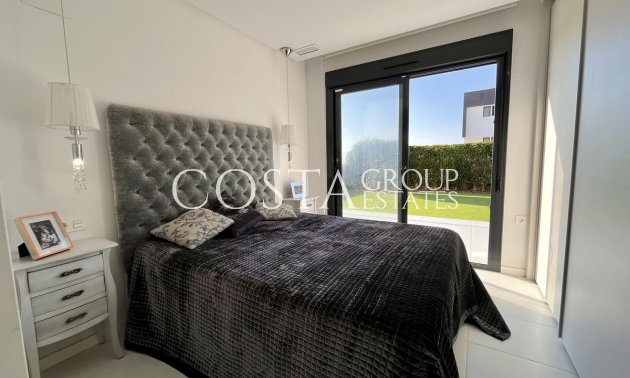 Resale - Villa -
Orihuela - Villamartin