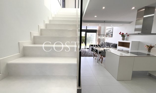 Resale - Villa -
Orihuela - Villamartin