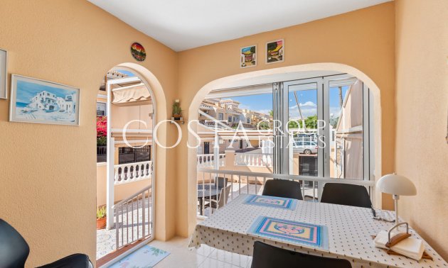 Resale - House -
Torrevieja - Torrevieja Centro