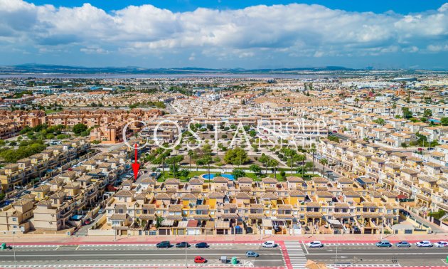 Resale - House -
Torrevieja - Torrevieja Centro