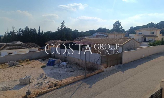 Resale - Villa -
Fortuna - El Reloj