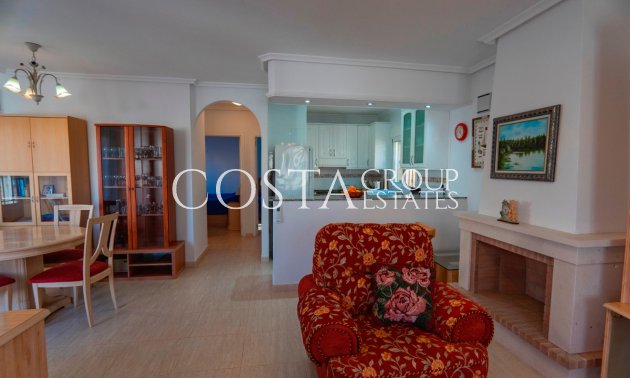 Resale - Villa -
Urbanización El Raso