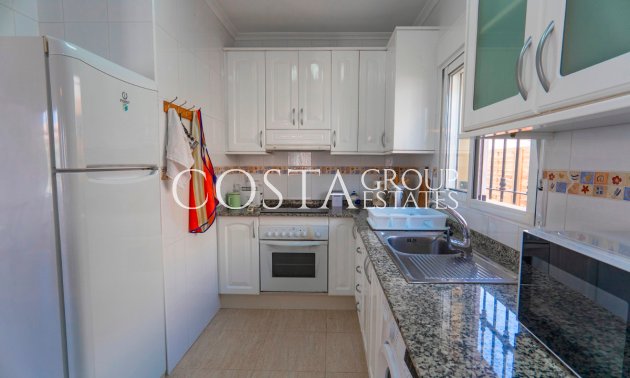 Resale - Villa -
Urbanización El Raso