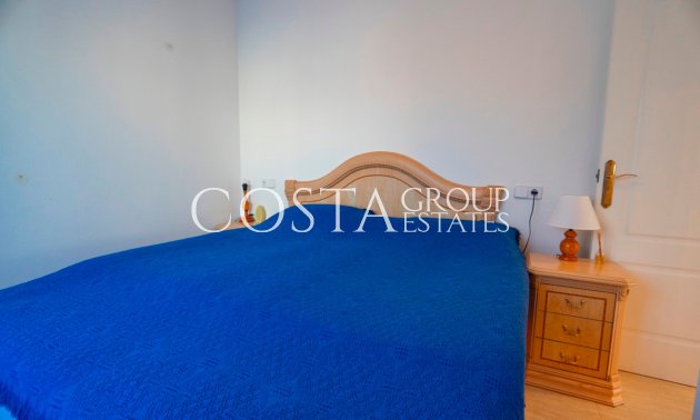 Resale - Villa -
Urbanización El Raso