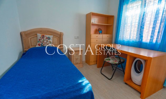 Resale - Villa -
Urbanización El Raso