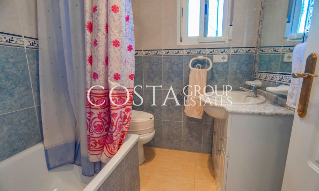 Resale - Villa -
Urbanización El Raso