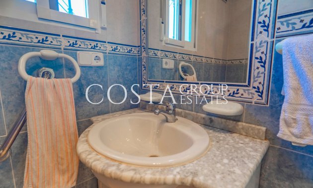 Resale - Villa -
Urbanización El Raso