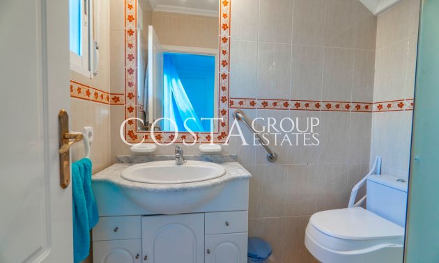 Resale - Villa -
Urbanización El Raso