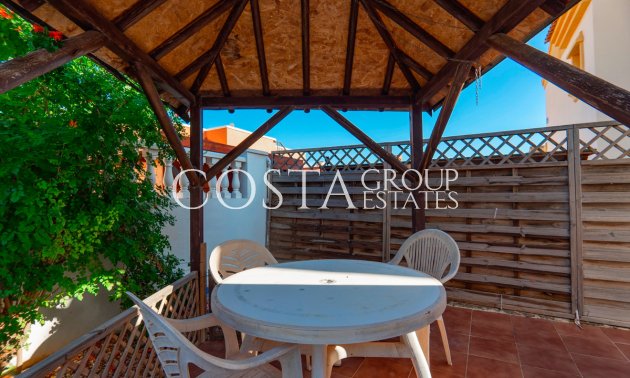 Resale - Villa -
Urbanización El Raso