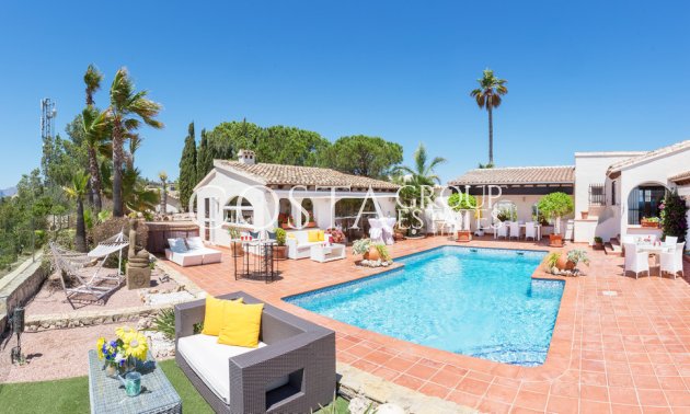 Resale - Villa -
Teulada - Moraira