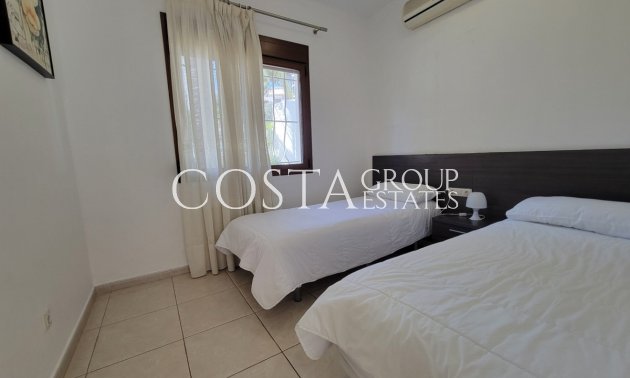Resale - Villa -
Teulada - Moraira