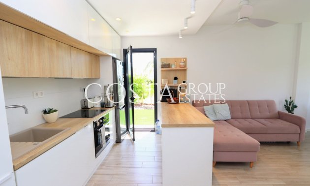 Resale - Villa -
Orihuela - La Zenia