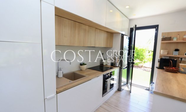 Resale - Villa -
Orihuela - La Zenia