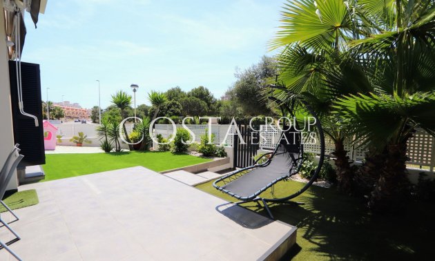 Resale - Villa -
Orihuela - La Zenia