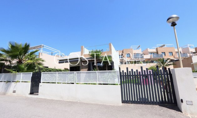 Resale - Villa -
Orihuela - La Zenia