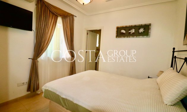 Revente - Villa -
Urbanización El Raso