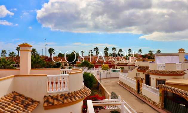Revente - Villa -
Urbanización El Raso