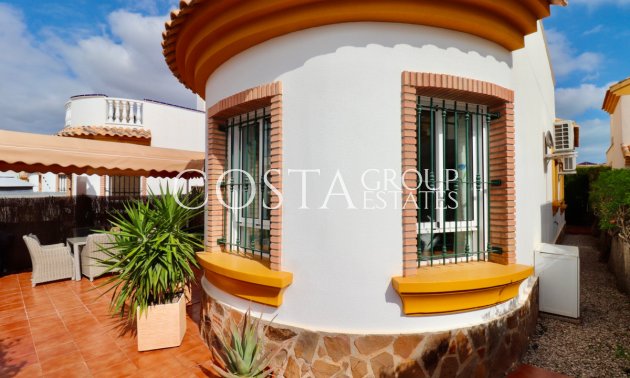 Revente - Villa -
Urbanización El Raso