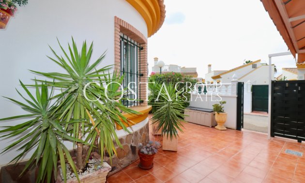 Revente - Villa -
Urbanización El Raso