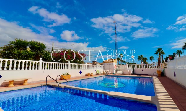 Revente - Villa -
Urbanización El Raso