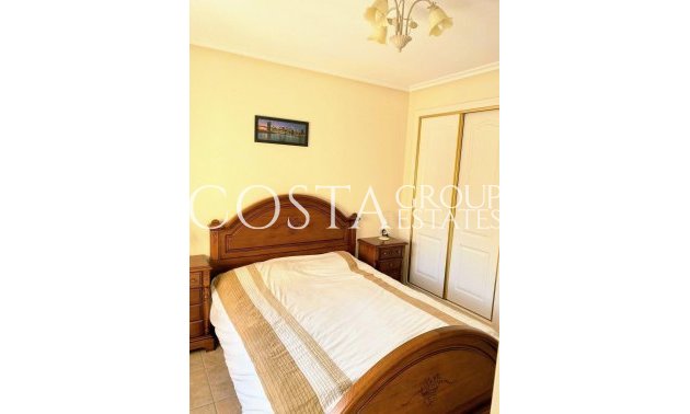 Resale - House -
Orihuela - Villamartin