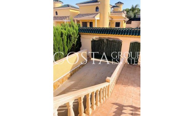 Resale - House -
Orihuela - Villamartin
