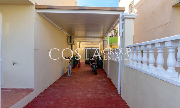 Resale - Villa -
Orihuela - Orihuela Costa