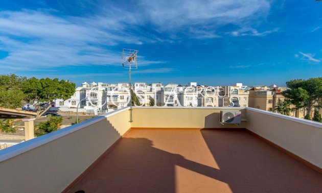 Resale - Villa -
Orihuela - Orihuela Costa