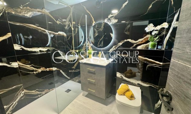 Resale - Apartments -
Torrevieja - Torrevieja Centro