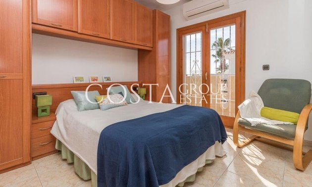Resale - Villa -
Orihuela - Orihuela Costa