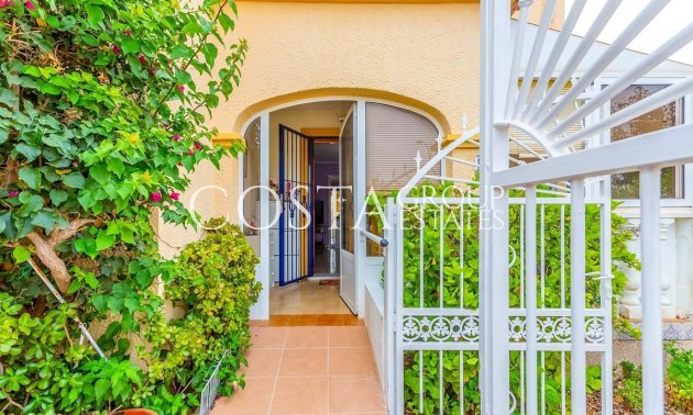 Resale - House -
Orihuela - Orihuela Costa